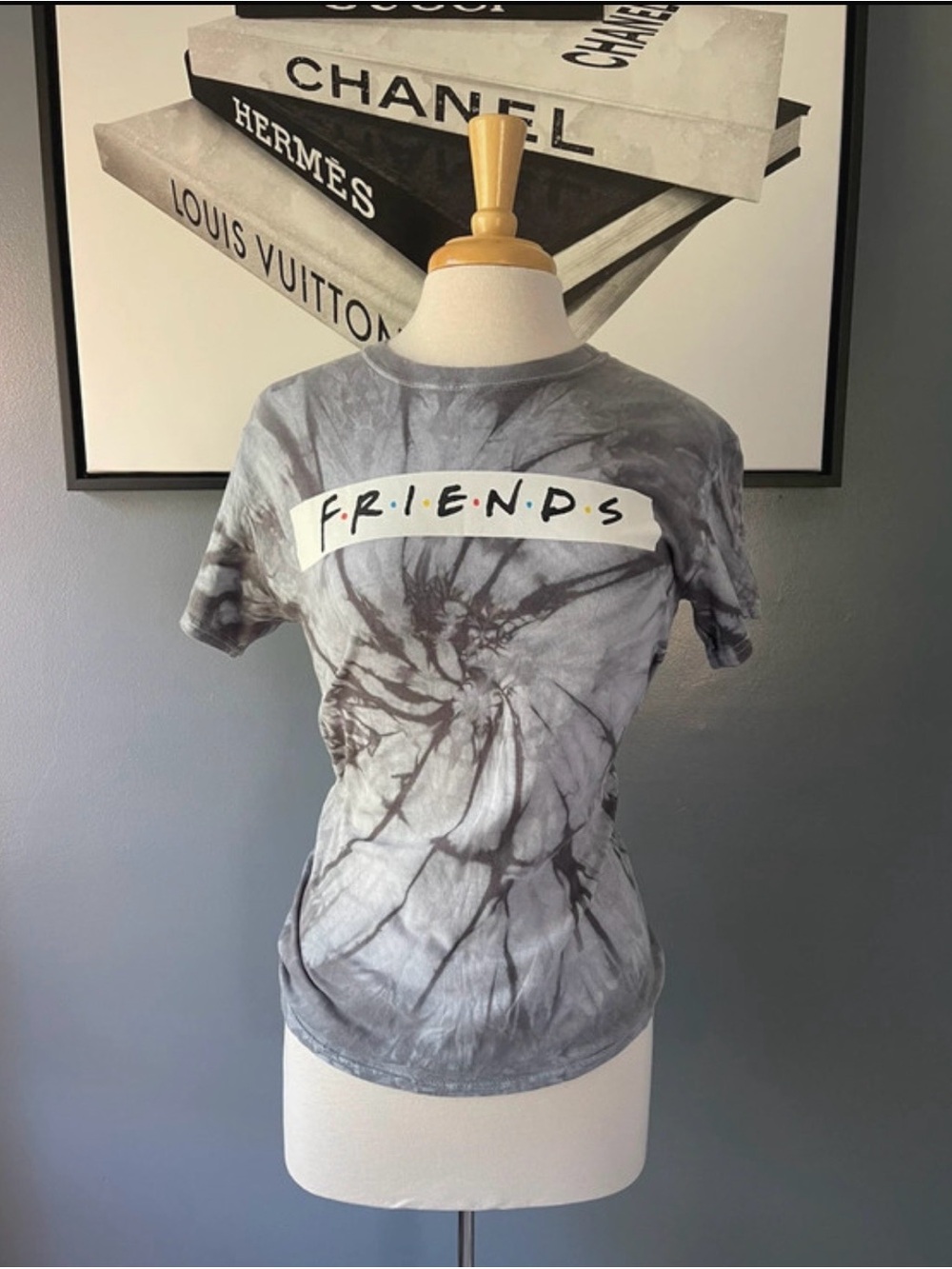 FRIENDS Tie-Dye Short Sleeve Tee - Gray